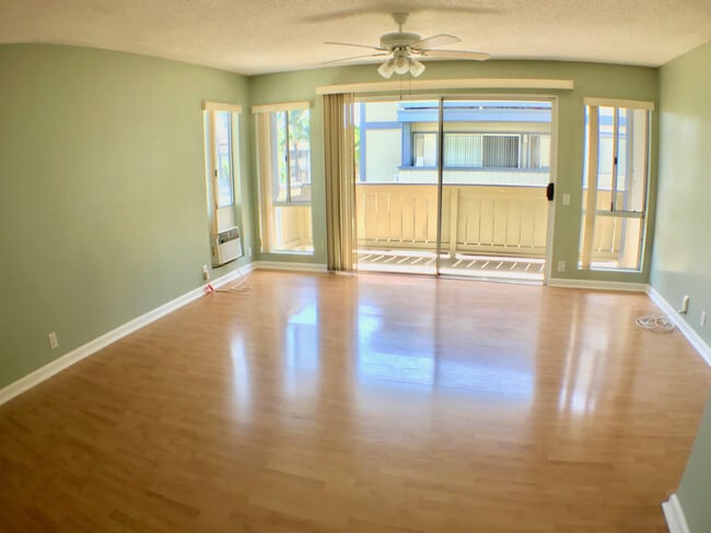 Building Photo - 271NKH