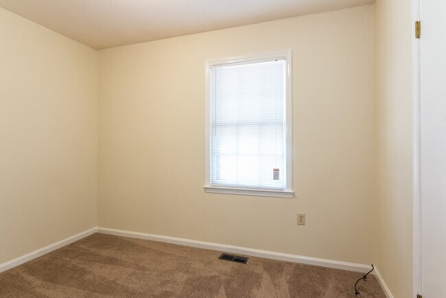 Building Photo - Great Location Available Now