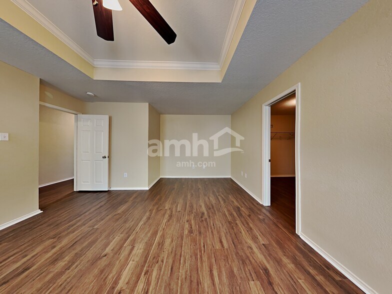 Building Photo - 8531 Silver Brush