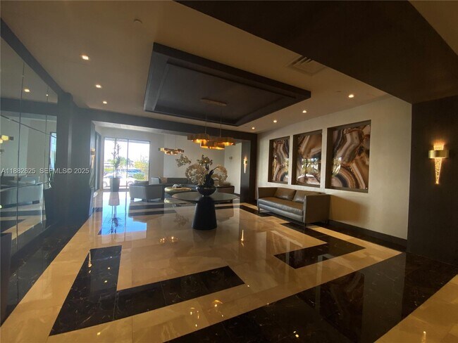 Building Photo - 20515 E Country Club Dr