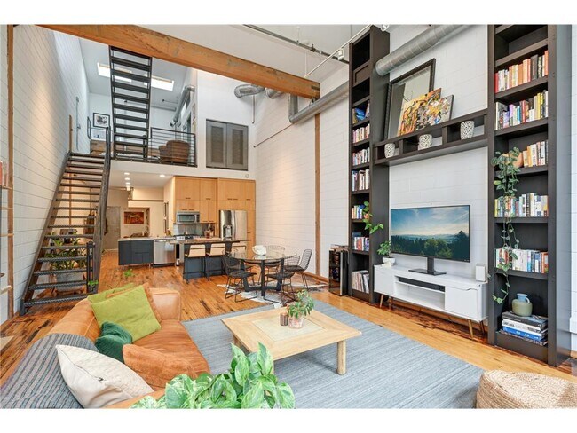 Primary Photo - 801 N Washington Ave