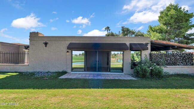 Building Photo - 7500 N Vía Camello Del Sur