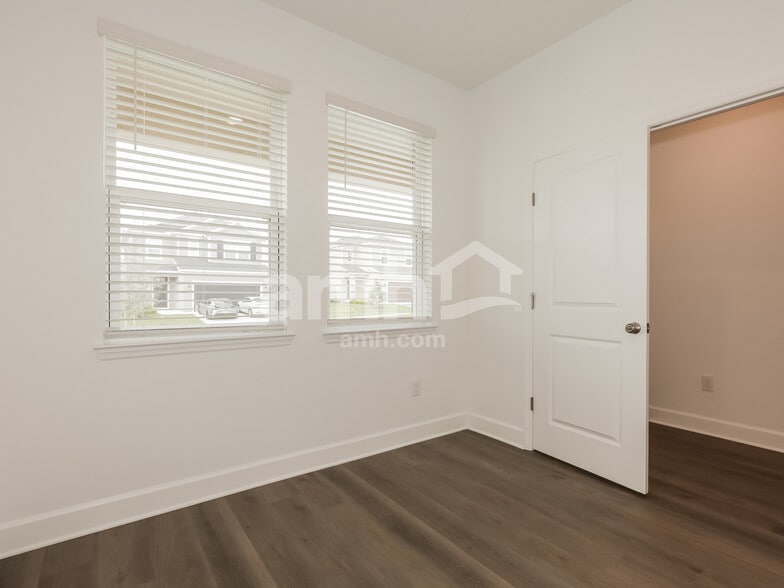 Building Photo - 37956 Dusty Saddle Ln
