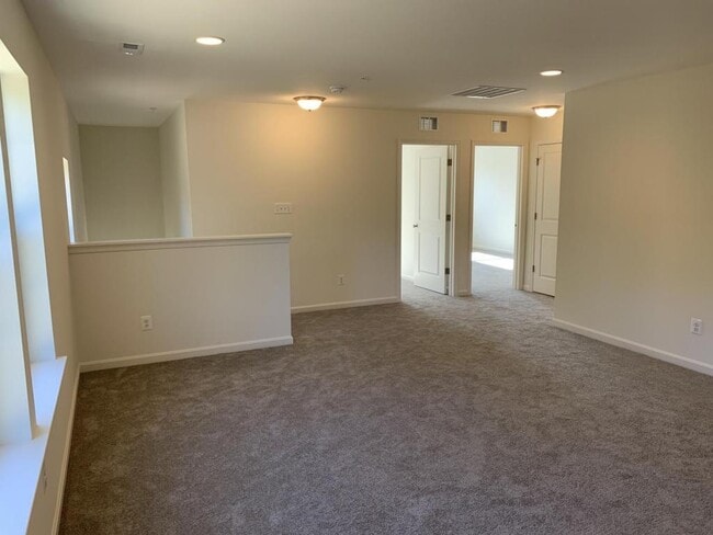 Building Photo - 101 Trails Way