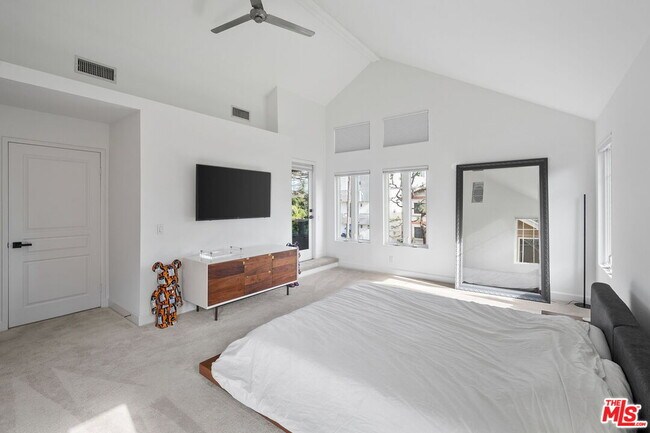 Building Photo - 4371 Troost Ave