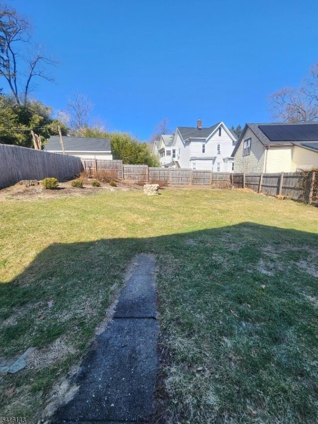 Building Photo - 133 Western Ave