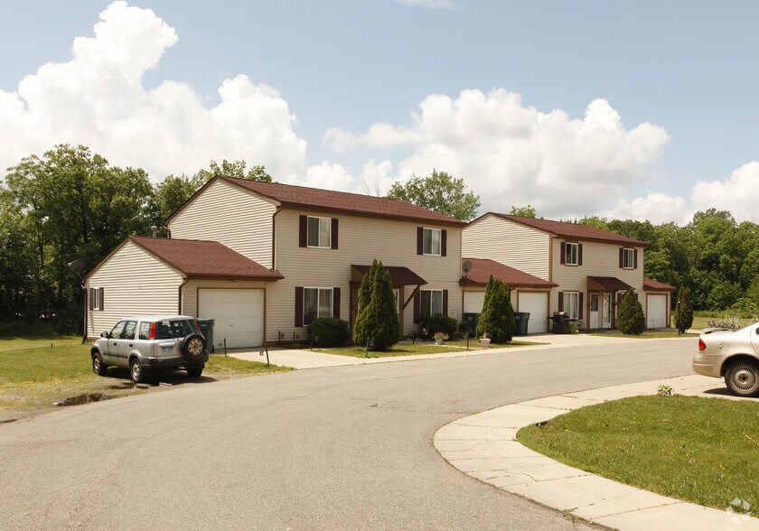 Primary Photo - Meadow View Townhomes