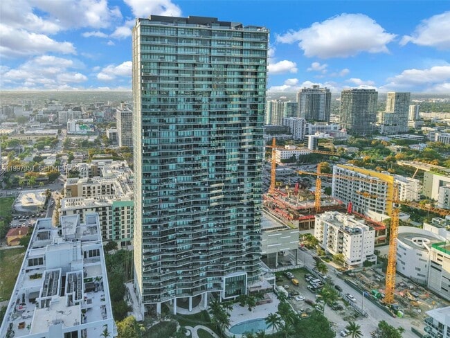 Building Photo - 460 NE 28th St