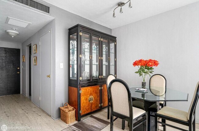 Building Photo - 2800 N Flagler Dr