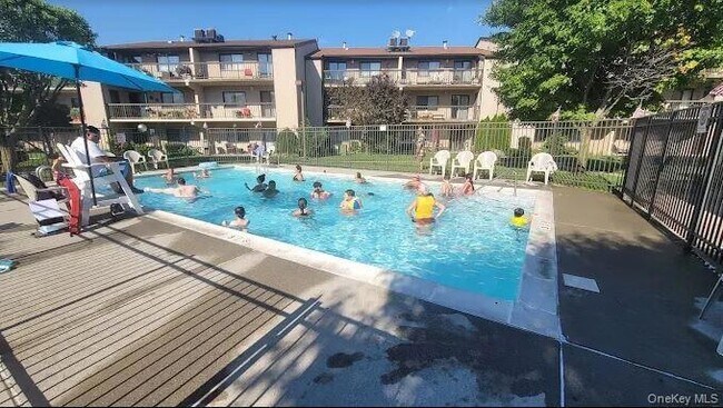 Building Photo - 5-10 115th St