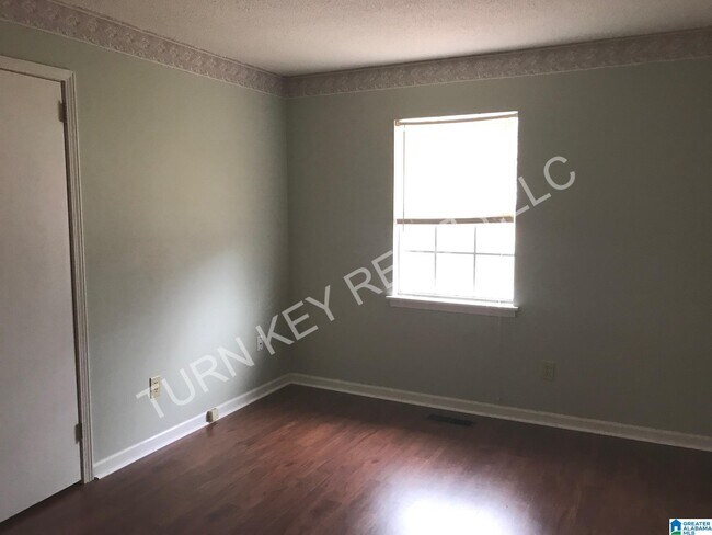 Building Photo - 2548 Janice Cir NE