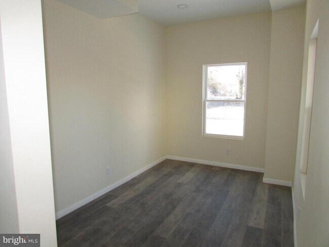 Building Photo - 20 Pine St