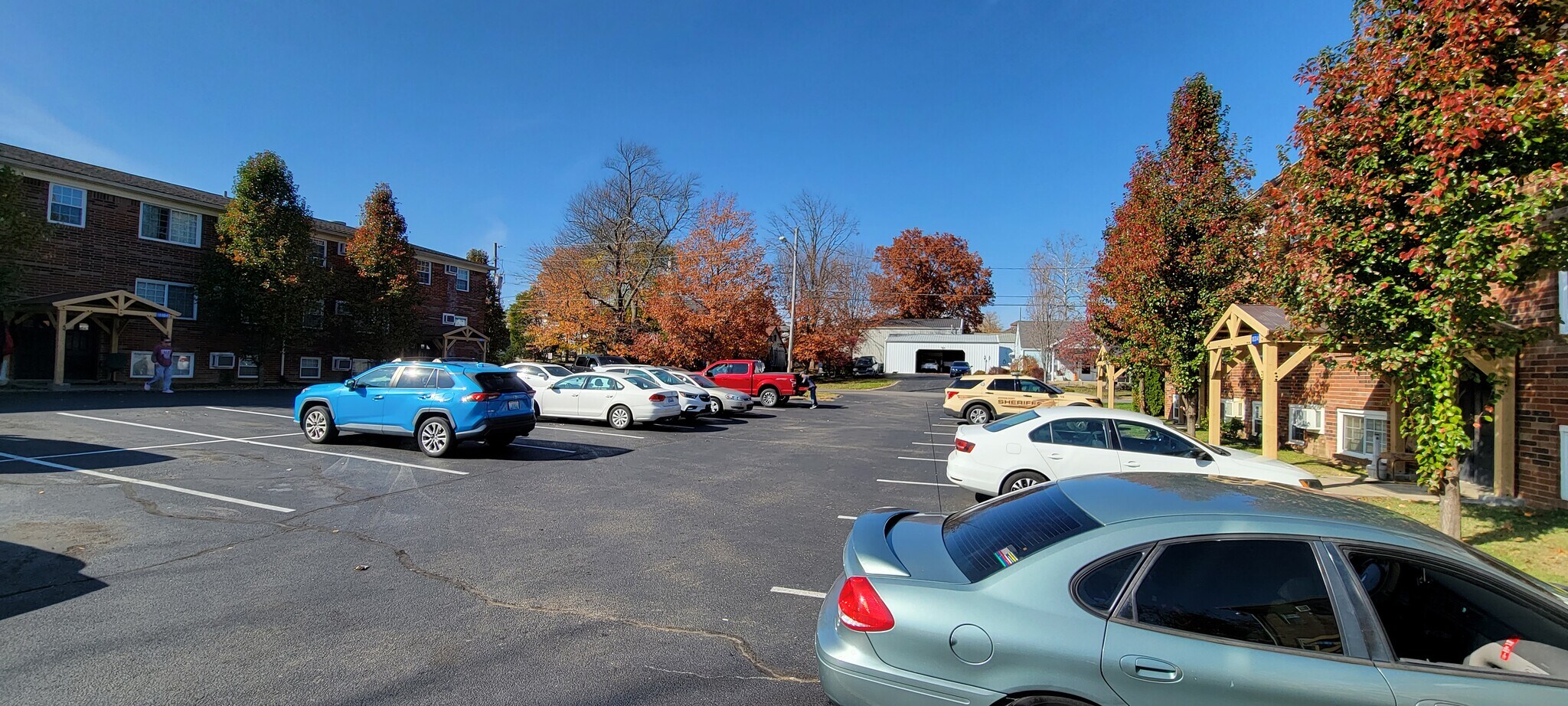 Building Photo - 10302 Eastview Ave