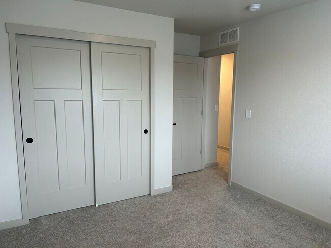 Building Photo - Spacious 3-Bedroom Berthoud Home – Available Now