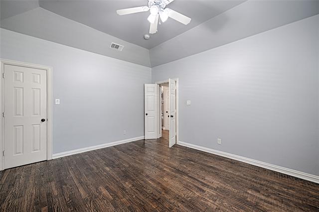 Building Photo - 3600 Crownhill Dr