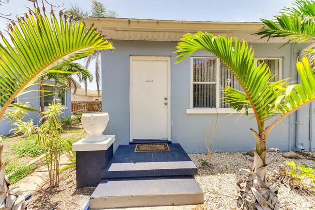 Building Photo - 340 78th Ave