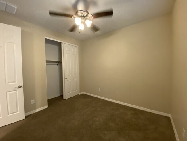 Building Photo - 3726 E Angstead Dr