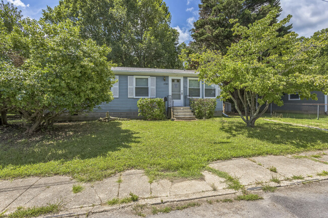 Primary Photo - 47481 Southampton Dr