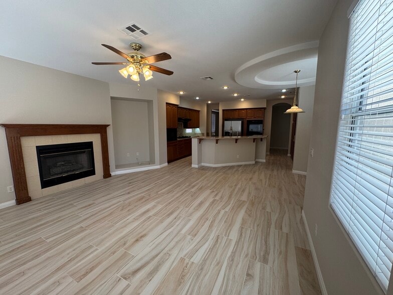 Building Photo - 712 Pinnacle Heights Ln