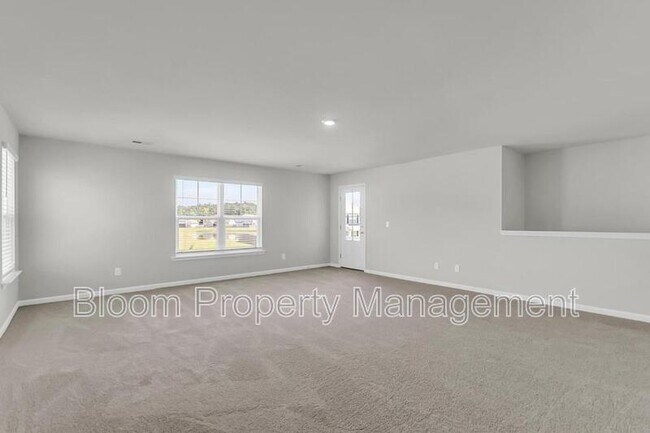 Building Photo - 425 Ribiero Dr