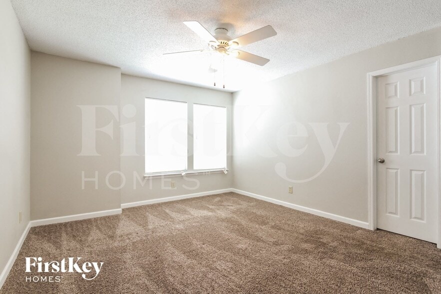 Building Photo - 2733 Redland Ln
