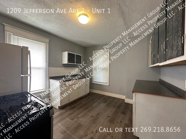 Building Photo - 1209 Jefferson Ave