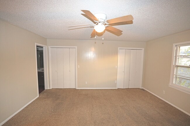 Building Photo - 1106 S Strong Blvd