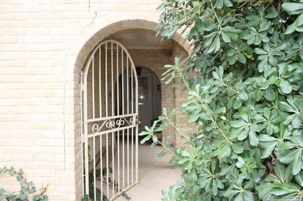 Building Photo - 6614 Cedar Hill