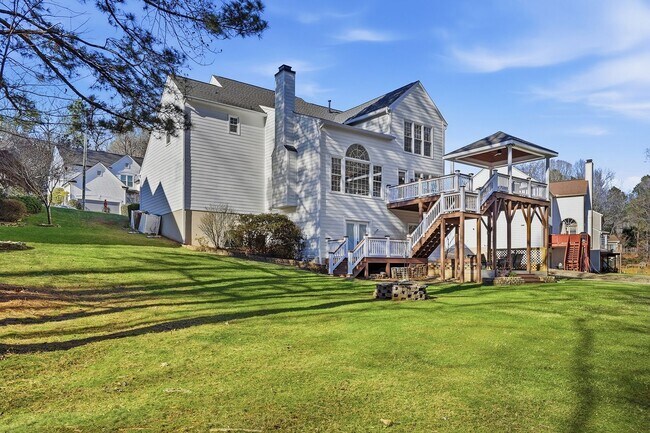 Building Photo - Stunning Home in Desirable Lochmere Community - Available NOW!