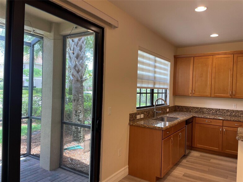 Building Photo - 10845 NW 74th Dr