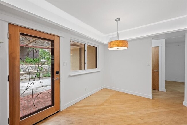 Building Photo - 1227 Hillside Ave