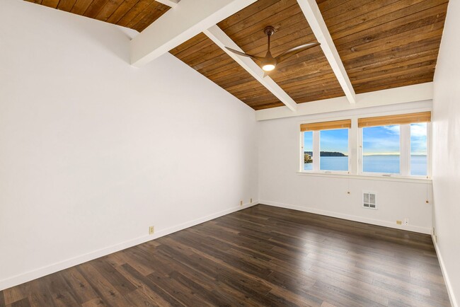 Building Photo - Alki - Waterfront 2 Bedroom 2 Bath Condo -...