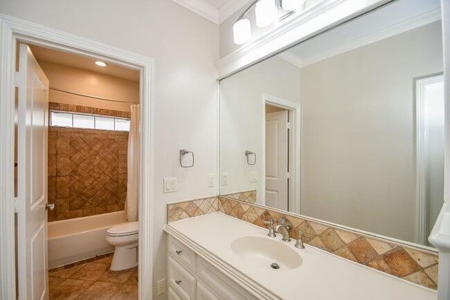 Building Photo - 7626 E Jordan Cove