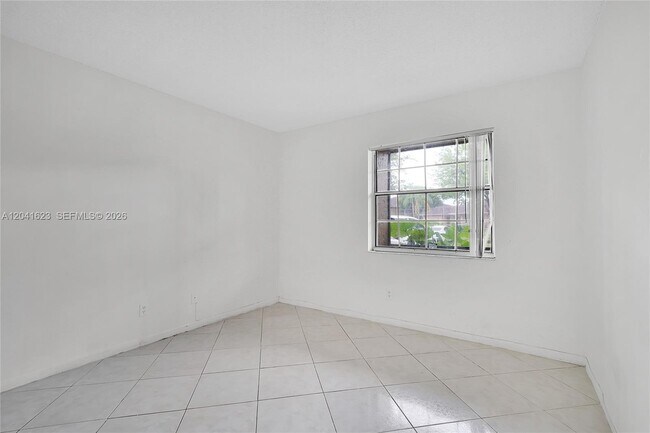 Building Photo - 755 NW 104th Ave