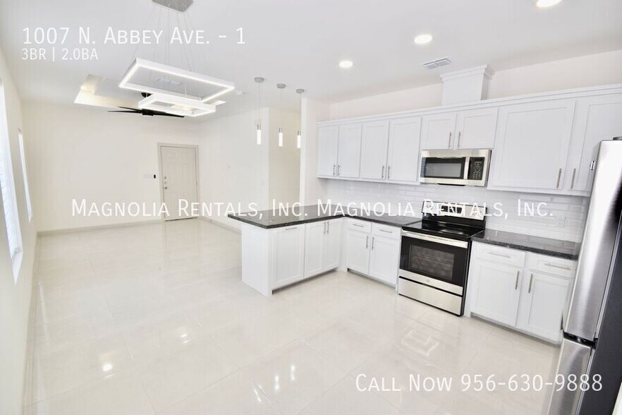 Building Photo - 1007 N Abbey Ave