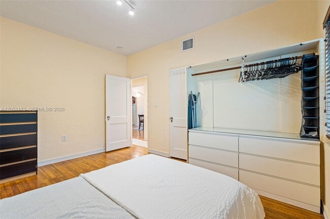Building Photo - 46 Montilla Ave