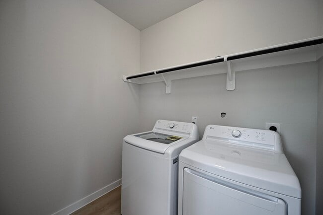 Building Photo - 33019 School Hl Rd