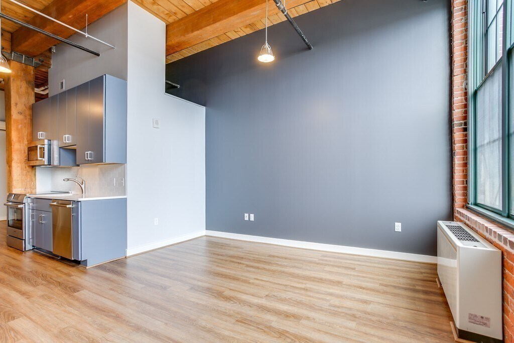 Building Photo - 63 Melcher St