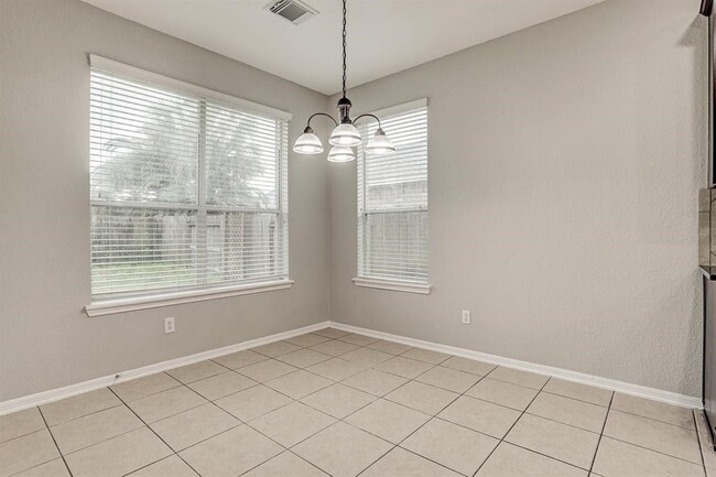Building Photo - 2626 Canyon Falls Dr