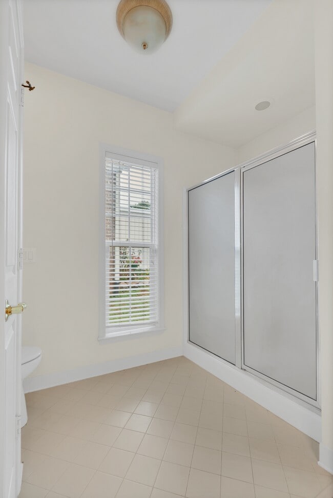 Building Photo - 7018 Sunrise Cir