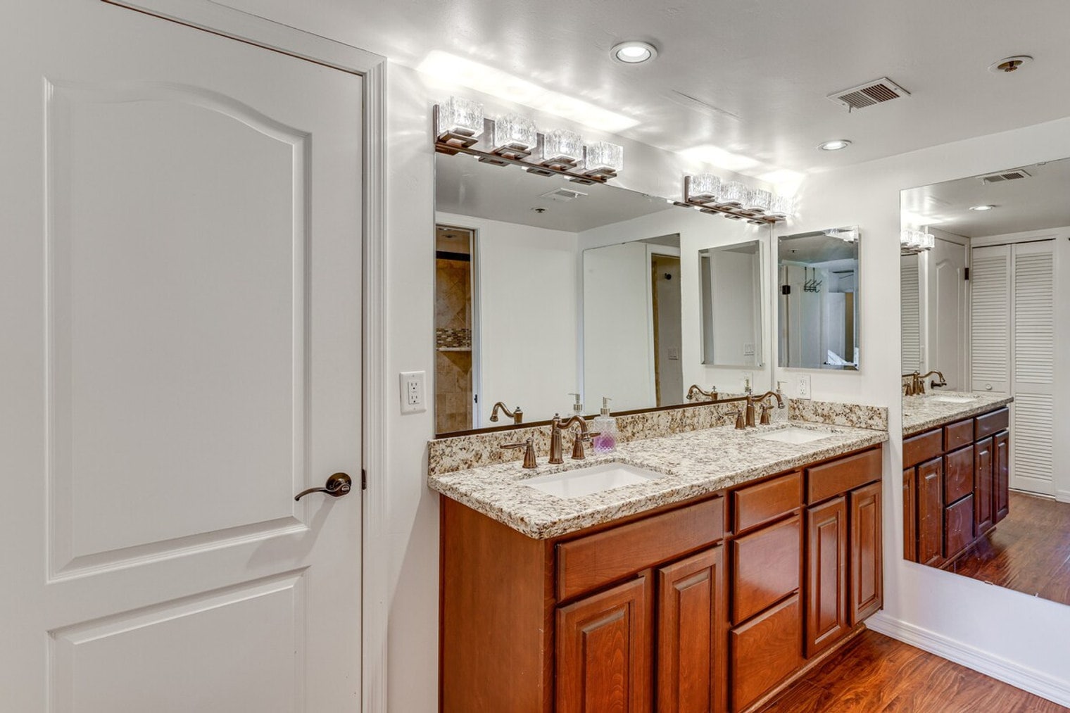 Building Photo - 7910 E Thomas Rd