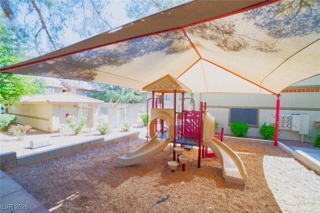 Building Photo - 7200 W Pirates Cove Rd