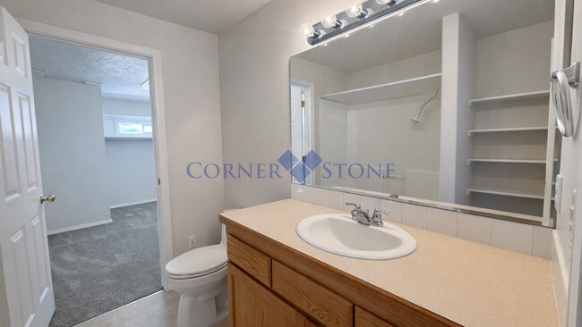 Building Photo - Bright, Open Home in Meridian!