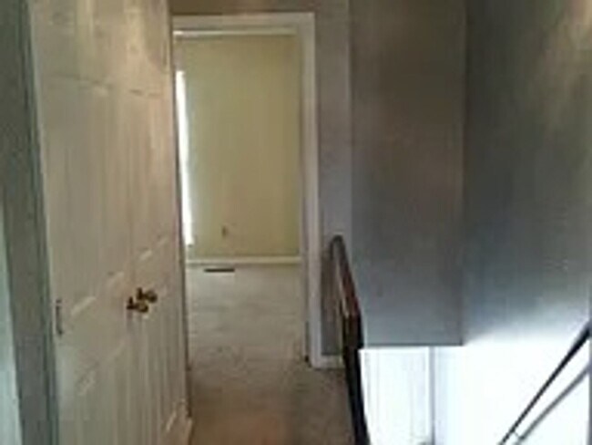 Building Photo - 3697 Heathrow Dr