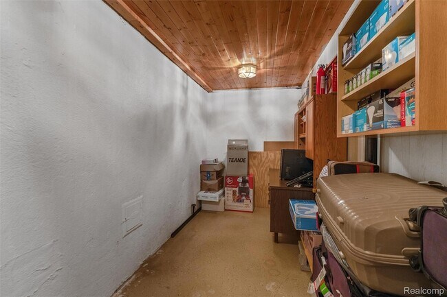 Building Photo - 47105 Liberty Bell Rd E