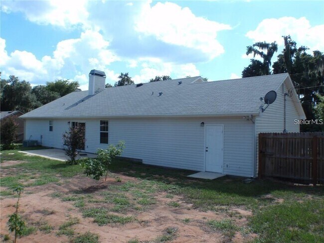 Building Photo - 17236 3rd St