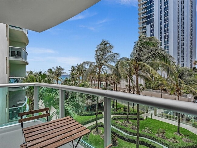 Building Photo - 3901 S Ocean Dr