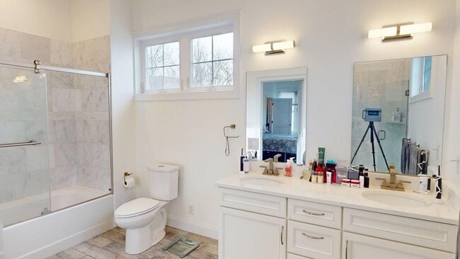 Building Photo - 4 Market St