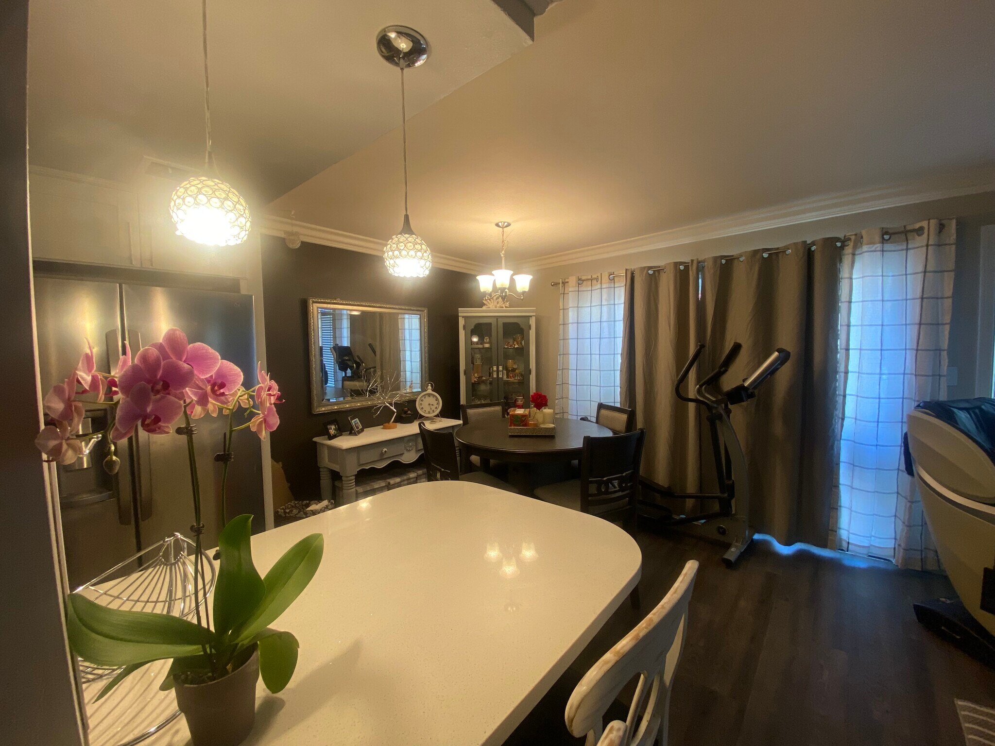 Building Photo - 1651 S Juniper St