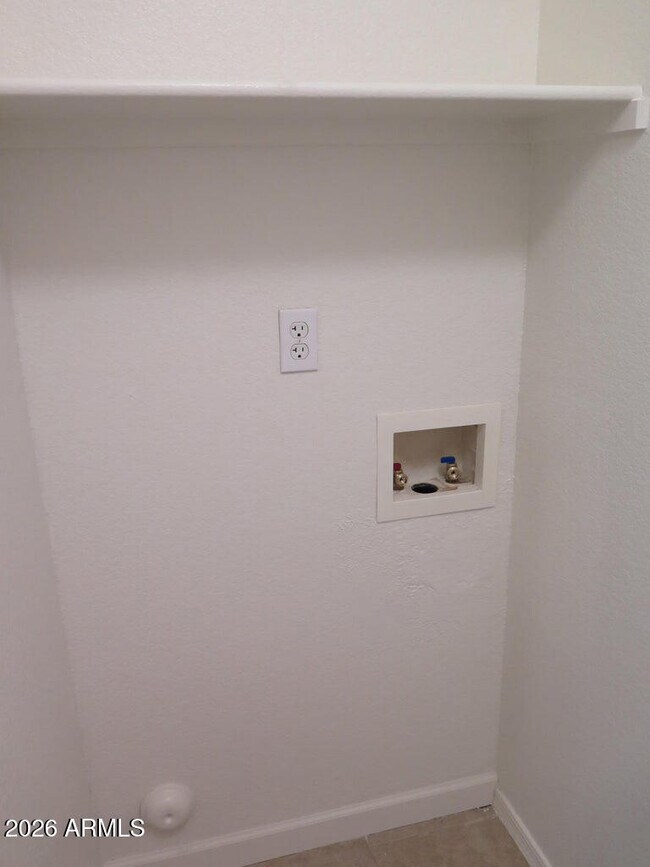 Building Photo - 3331 S Chaparral Rd